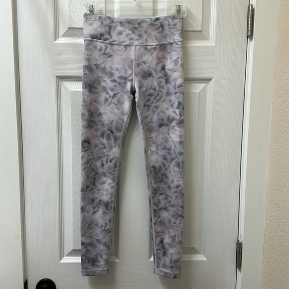 LIKE NEW! Athleta Girl High Rise Printed Chit Chat Tight - Picture 2 of 12